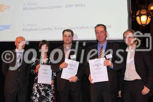 c)fotodienst/Andrea Ganshorn - Frankfurt am Main, 04.05.2010 - Preisverleihung für 'Deutschlands beste Wirtschaftsredaktionen' und 'Deutschlands beste Unternehmenssprecher' durch das Branchenmagazin 'Wirtschaftsjournalist', FOTO:  Reinhard Fröhlich; Astrid Randerath, Christian Esser (ZDF-Frontal21); Stephan Lamby (freier Journalist 