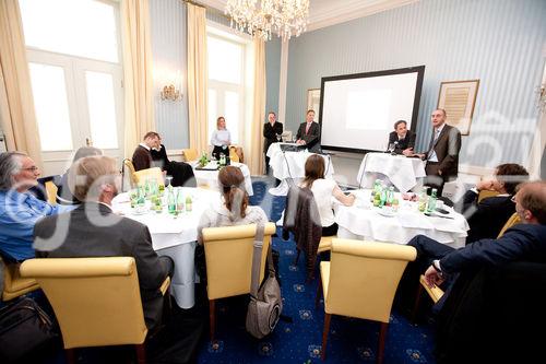 (c) fotodienst / Anna Rauchenberger - Wien, am 27.04.2010 – Die betrieblichen Vorsorgekassen in Österreich verwalten mittlerweile ein Vermögen von knapp 3 Milliarden Euro im Rahmen der Abfertigung neu. Jeder dritte Österreicher vertraut auf sichere und stabile Veranlagungsergebnisse für die betriebliche Zusatzpension. Im Rahmen eines Expertengsprächs in Wien wurden die Bedeutung von verantwortungsvollem Management und nachhaltigem Investment im österreichischen Vorsorgesystem diskutiert.