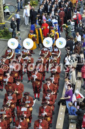 Zürcher Sechseläuten-Umzug: Das Defilee der Zunftleute am Fest der Zürcher Zünfte.