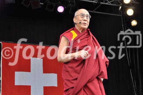 Seine Heiligkeit der Dalai Lama, geistiges Oberhaupt der tibetischen Exilregierung bei seinem Besuch in Zürich. H.H. Dalai Lama, spiritual buddhist leader of the Tibetian Exil-government at his visit in Zürich