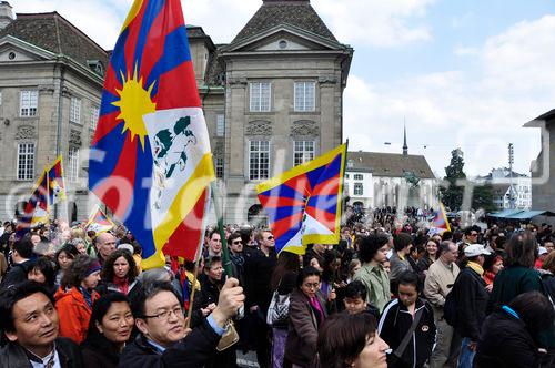 Zürich: Es gibt viele Freunde eines von Chinas Okkupation befreiten Tibet in der Schweiz. In Switzerland they are many supporter of a Free Tibet