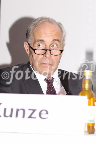 ©Fotodienst/ Sarah- Maria Kölbl
Immer mehr Hepatitisfälle in Österreich;
Foto:   Univ.- Prof. Dr. Michael Kunze, Vorstand des Instituts für Sozialmedizin der Medizinischen Universität Wien; 