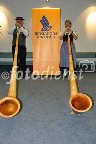 Alphornbläser an der A-380 Inaugurationsfeier von Singapore Airlines