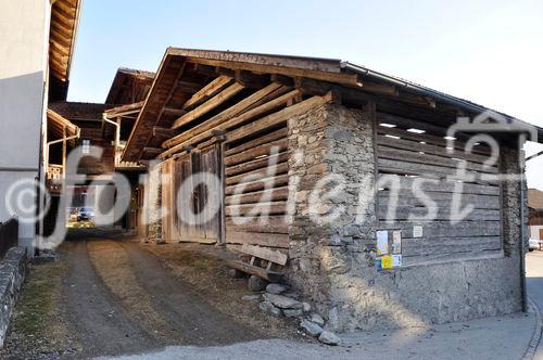 Zeitzeuge: Ein alter Scharanser Stall im Dorfkern des Domleschger Bauern-Dorfes
