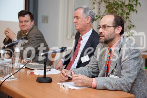 (C)fotodienst/Anna Rauchenberger - Wien, am 18.03.2010 - Heute fand im Hotel Strudlhof eine internationale Konferenz der eutema Technology Management GmbH zum Thema Strategies for Embedded Computing Research statt. FOTO v.l.: Tom Henzinger, ISTA, Austria, Hermann Kopetz, Vienna University of Technology, Edward A. Lee, University of California, Berkeley