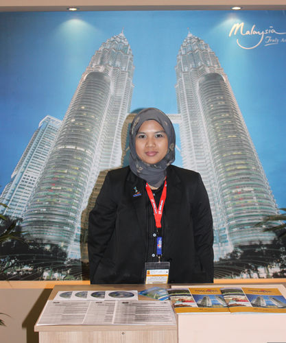 (C) fotodienst/Wolfgang Weitlaner;  Kuala Lumpur, Malaysias Metropole wirbt mit den Petronas-Twin-Towers.