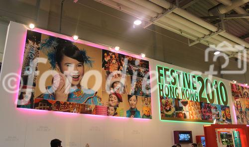 (C) fotodienst/Wolfgang Weitlaner; Die Zeichen stehen auf Feiern - Hongkong 2010.