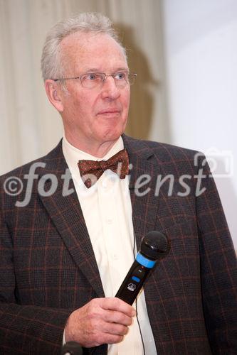 (c) fotodienst / Anna Rauchenberger - Wien, am 01.03.2010 - Die meisten westeuropäischen Länder, ebenso wie Kanada und Australien, stellen die HPV-Impfung im Rahmen eines öffentlich finanzierten Impfprogramms zur Verfügung. In rund 10 Jahren ist in den meisten Ländern eine Reduktion der Gebärmutterhalskrebsvorstufen zu erwarten. Österreich zieht hierbei nicht mit. Im Rahmen eines international besetzten Symposiums, das im Billrothhaus stattfand, rief Medizinnobelpreisträger Harald zur Hausen zum Handeln auf. FOTO: Univ. Prof. Dr. Ingomar Mutz