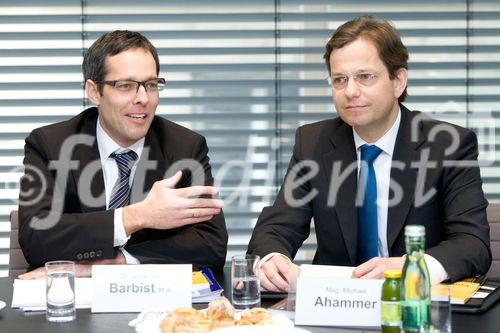 (c) fotodienst / Anna Rauchenberger - Wien, am 19.01.2010 - Heute präsentierte der Verlag LexisNexis das neue Buch'Compliance in der Unternehmenspraxis' in den Räumlichkeiten der Anwaltskanzlei Binder Grösswang. FOTO v.l.: Dr. iur. Johannes Barbist, M.A., Partner bei Binder Grösswang Rechtsanwälte, Mag. Michael Ahammer, Wirtschaftsprüfer und Steuerberater, Partner der KPMG, beide Herausgeber des Buches