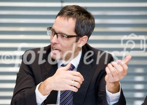 (c) fotodienst / Anna Rauchenberger - Wien, am 19.01.2010 - Heute präsentierte der Verlag LexisNexis das neue Buch'Compliance in der Unternehmenspraxis' in den Räumlichkeiten der Anwaltskanzlei Binder Grösswang. FOTO: Dr. iur. Johannes Barbist, M.A., Partner bei Binder Grösswang Rechtsanwälte, Herausgeber