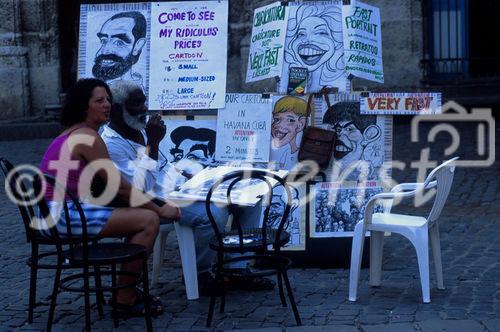 Ein Karikaturist in Havanna wartet auf Kundschaft. Doch die Touristen kommen immer spärlicher