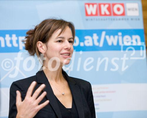 (c) fotodienst / Anna Rauchenberger - Wien, am 02.12.2009 - Heute wurde in der Wirtschaftskammer Wien die neue Karmasin - Studie 'Erfolgsstrategien österreichischer Unternehmen aus der Krise' präsentiert. Die Studie soll als Wegweiser für wirtschaftlich schwierige Momente dienen. Die Wirtschaftskammer Wien bietet mit 'Fit 2010'  Wiener KMUs ein konzentriertes Maßnahmenbündel zum Durchstarten. FOTO: Dr. Sophie Karmasin, Karmasin Motivforschung