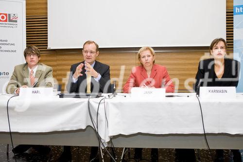 (c) fotodienst / Anna Rauchenberger - Wien, am 02.12.2009 - Heute wurde in der Wirtschaftskammer Wien die neue Karmasin - Studie 'Erfolgsstrategien österreichischer Unternehmen aus der Krise' präsentiert. Die Studie soll als Wegweiser für wirtschaftlich schwierige Momente dienen. Die Wirtschaftskammer Wien bietet mit 'Fit 2010'  Wiener KMUs ein konzentriertes Maßnahmenbündel zum Durchstarten. FOTO v.l.: Pressesprecher, Alfred Harl, CMC, Obmann Fachverband Unternehmensberatung und Informationstechnologie (UBIT), KR Brigitte Jank, Präsidentin Wirtschaftskammer Wien, Dr. Sophie Karmasin, Karmasin Motivforschung