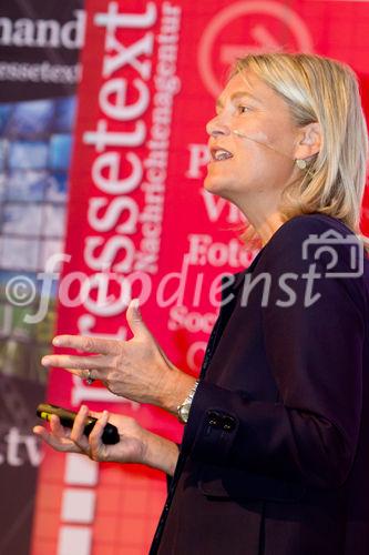 (c) fotodienst/Anna Rauchenberger - Zürich, Schweiz, am 28.09.2011 -  Die 'Social Media Convention 2011' tourt durch Europa und macht Station im Schweizer Zürich. Hier wird präsentiert, wie die Soziale Netzwerke richtig genutzt werden und worauf man achten muss. FOTO: Monica Glisenti, Migros Genossenschafts - Bund