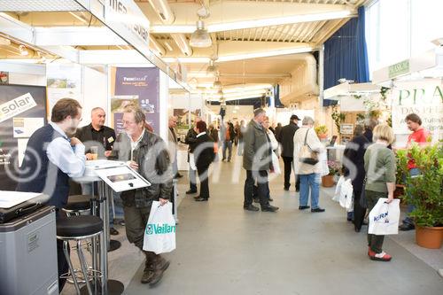 (c) fotodienst / Anna Rauchenberger - Wien, am 28.11.2009 - Heute öffnete die sechste Wiener Kleingartenmesse in der Stadthalle ihre Pforten. Präsentiert wurden Produkte, Ideen und Systeme rund um das Thema Bauen, Wohnen und Freizeit im Kleingarten. Weiters konnten Fachvorträge zu Gartengestaltung, Nachbarschaftsrecht, Förderungen und Sicherheit besucht werden.