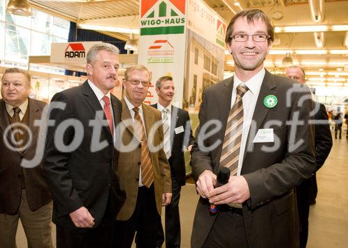 (c) fotodienst / Anna Rauchenberger - Wien, am 28.11.2009 - Heute öffnete die sechste Wiener Kleingartenmesse in der Stadthalle ihre Pforten. Präsentiert wurden Produkte, Ideen und Systeme rund um das Thema Bauen, Wohnen und Freizeit im Kleingarten. Weiters konnten Fachvorträge zu Gartengestaltung, Nachbarschaftsrecht, Förderungen und Sicherheit besucht werden.