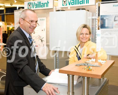 (c) fotodienst / Anna Rauchenberger - Wien, am 28.11.2009 - Heute öffnete die sechste Wiener Kleingartenmesse in der Stadthalle ihre Pforten. Präsentiert wurden Produkte, Ideen und Systeme rund um das Thema Bauen, Wohnen und Freizeit im Kleingarten. Weiters konnten Fachvorträge zu Gartengestaltung, Nachbarschaftsrecht, Förderungen und Sicherheit besucht werden.