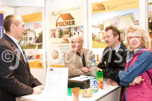 (c) fotodienst / Anna Rauchenberger - Wien, am 28.11.2009 - Heute öffnete die sechste Wiener Kleingartenmesse in der Stadthalle ihre Pforten. Präsentiert wurden Produkte, Ideen und Systeme rund um das Thema Bauen, Wohnen und Freizeit im Kleingarten. Weiters konnten Fachvorträge zu Gartengestaltung, Nachbarschaftsrecht, Förderungen und Sicherheit besucht werden.