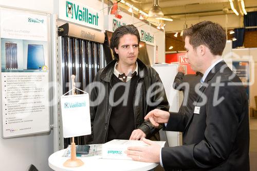 (c) fotodienst / Anna Rauchenberger - Wien, am 28.11.2009 - Heute öffnete die sechste Wiener Kleingartenmesse in der Stadthalle ihre Pforten. Präsentiert wurden Produkte, Ideen und Systeme rund um das Thema Bauen, Wohnen und Freizeit im Kleingarten. Weiters konnten Fachvorträge zu Gartengestaltung, Nachbarschaftsrecht, Förderungen und Sicherheit besucht werden.