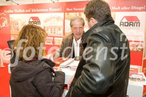(c) fotodienst / Anna Rauchenberger - Wien, am 28.11.2009 - Heute öffnete die sechste Wiener Kleingartenmesse in der Stadthalle ihre Pforten. Präsentiert wurden Produkte, Ideen und Systeme rund um das Thema Bauen, Wohnen und Freizeit im Kleingarten. Weiters konnten Fachvorträge zu Gartengestaltung, Nachbarschaftsrecht, Förderungen und Sicherheit besucht werden.