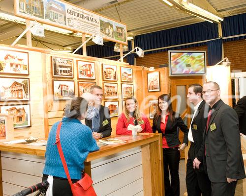 (c) fotodienst / Anna Rauchenberger - Wien, am 28.11.2009 - Heute öffnete die sechste Wiener Kleingartenmesse in der Stadthalle ihre Pforten. Präsentiert wurden Produkte, Ideen und Systeme rund um das Thema Bauen, Wohnen und Freizeit im Kleingarten. Weiters konnten Fachvorträge zu Gartengestaltung, Nachbarschaftsrecht, Förderungen und Sicherheit besucht werden.