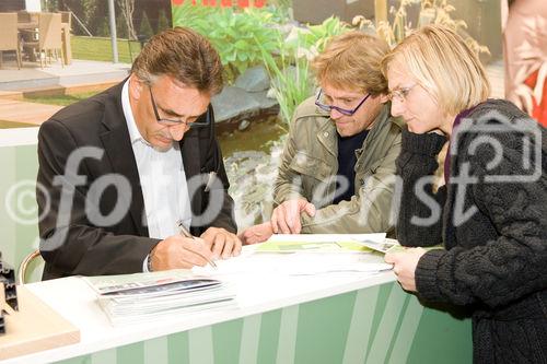 (c) fotodienst / Anna Rauchenberger - Wien, am 28.11.2009 - Heute öffnete die sechste Wiener Kleingartenmesse in der Stadthalle ihre Pforten. Präsentiert wurden Produkte, Ideen und Systeme rund um das Thema Bauen, Wohnen und Freizeit im Kleingarten. Weiters konnten Fachvorträge zu Gartengestaltung, Nachbarschaftsrecht, Förderungen und Sicherheit besucht werden.