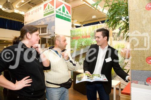 (c) fotodienst / Anna Rauchenberger - Wien, am 28.11.2009 - Heute öffnete die sechste Wiener Kleingartenmesse in der Stadthalle ihre Pforten. Präsentiert wurden Produkte, Ideen und Systeme rund um das Thema Bauen, Wohnen und Freizeit im Kleingarten. Weiters konnten Fachvorträge zu Gartengestaltung, Nachbarschaftsrecht, Förderungen und Sicherheit besucht werden.