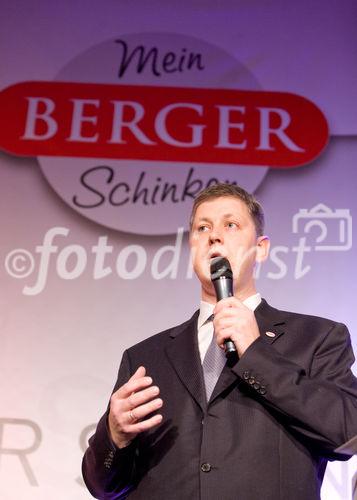 (c) fotodienst / Anna Rauchenberger - Wien, am 26.11.2009 - Der Schinkenspezialist Berger präsentiert im Palais Niederösterreich sein neues Regionalitätskonzept 'Regional Optimal', seine AMA-Gütesiegelprodukte und die geplante Marketingoffensive. FOTO: Mag. Rudolf Berger, Geschäftsführer  Berger Schinken