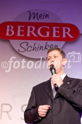 (c) fotodienst / Anna Rauchenberger - Wien, am 26.11.2009 - Der Schinkenspezialist Berger präsentiert im Palais Niederösterreich sein neues Regionalitätskonzept 'Regional Optimal', seine AMA-Gütesiegelprodukte und die geplante Marketingoffensive. FOTO: Mag. Rudolf Berger, Geschäftsführer  Berger Schinken