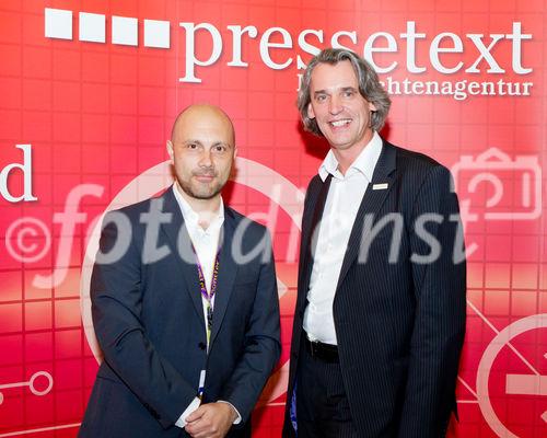 (c) fotodienst/Anna Rauchenberger - Zürich, Schweiz, am 28.09.2011 -  Die 'Social Media Convention 2011' tourt durch Europa und macht Station im Schweizer , ürich. Hier wird präsentiert, wie die Soziale Netzwerke richtig genutzt werden und worauf man achten muss.  FOTO v.l.: Michael Ganouchi, Monster Worldwide, Schweiz, Dr  Wilfried Seywald, GF pressetext