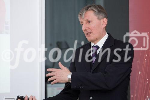 (c) fotodienst / Anna Rauchenberger - Wien, am 23.11.2009 - Gemeinsam mit Dow Jones lud die Nachrichtenagentur pressetext Investor Relations Profis heute, Montag, zur Präsentation ihres neuen Adhoc-Dienstes. Börsenotierte Unternehmen und Emittenten können seit kurzem Pflichtmitteilungen über pressetext.adhoc verschicken und das völlig kostenfrei. FOTO: Dr. Franz Temmel, GF pressetext Nachrichtenagentur