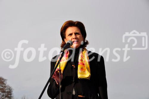 FDP-Nationalrätin Doris Fiala zählt zu den Gegnern der völkerrechtswidrigen und rassistischen Minarettverbots-Initiative, die am Samstag auf der Gemüsebrücke  mobil machten.