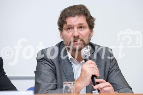 (c) fotodienst / Anna Rauchenberger - Wien, am 19.11.2009 - Heute fand im Wiener Krankenanstaltenverbund eine Podiumsdiskussion zum Thema E-Medikation statt. FOTO: Dr. Robert Hawliczek, Österr. Ärztekammer