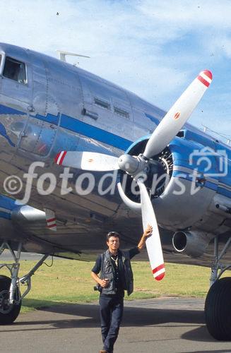 Hin und wieder geht der Schweizer Foto-Journalist Gerd Müller auch in die Lüfte und schaut sich die Dinge aus der Vogelperspektive an, wie hier in Südafrika mit einer historischen DC-3. 