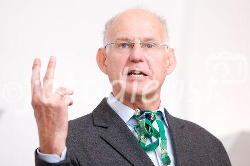 (c) fotodienst / Anna Rauchenberger - Wien, am 14.11.2009 - Der 30. Österreichische Controllertag fand vom 13. bis 14.November im Tagungszentrum des Schlosses Schönbrunn statt und stand diesmal unter dem Motto 'Der Weg aufwärts - Financial Leadership'. Damit wollte das Österreichische Controller-Institut einen bewussten Akzent gegen Kleinmut und Zukunftsangst, ausgelöst durch die Finanz-Krise, setzen. FOTO: Prof. Dr. phil. Dr. es h.c. Otfried Höffe, Lehrstuhlinhaber Philosophie, Universität Tübingen