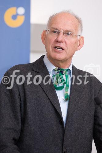 (c) fotodienst / Anna Rauchenberger - Wien, am 14.11.2009 - Der 30. Österreichische Controllertag fand vom 13. bis 14.November im Tagungszentrum des Schlosses Schönbrunn statt und stand diesmal unter dem Motto 'Der Weg aufwärts - Financial Leadership'. Damit wollte das Österreichische Controller-Institut einen bewussten Akzent gegen Kleinmut und Zukunftsangst, ausgelöst durch die Finanz-Krise, setzen. FOTO: Prof. Dr. phil. Dr. es h.c. Otfried Höffe, Lehrstuhlinhaber Philosophie, Universität Tübingen