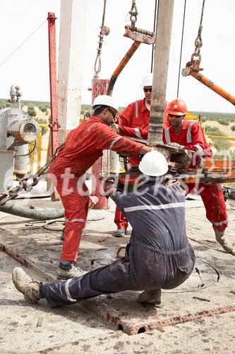 Die Bohrung des australisch-österreichischen Erdöl-Explorationsunternehmens ADX Energy Ltd. in Sidi Dhaher hat kürzlich die 2.000 Meter Marke überschritten. Das Bohrprojekt befindet sich nun in der Testphase.
