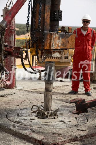 Die Bohrung des australisch-österreichischen Erdöl-Explorationsunternehmens ADX Energy Ltd. in Sidi Dhaher hat kürzlich die 2.000 Meter Marke überschritten. Das Bohrprojekt befindet sich nun in der Testphase.