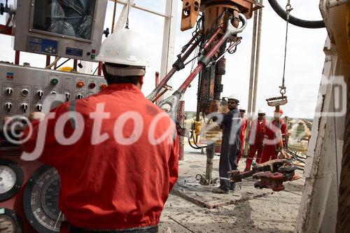 Die Bohrung des australisch-österreichischen Erdöl-Explorationsunternehmens ADX Energy Ltd. in Sidi Dhaher hat kürzlich die 2.000 Meter Marke überschritten. Das Bohrprojekt befindet sich nun in der Testphase.