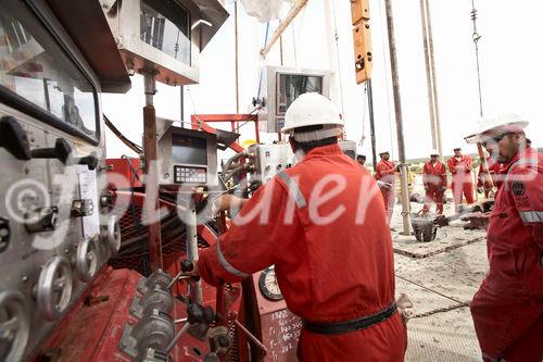 Die Bohrung des australisch-österreichischen Erdöl-Explorationsunternehmens ADX Energy Ltd. in Sidi Dhaher hat kürzlich die 2.000 Meter Marke überschritten. Das Bohrprojekt befindet sich nun in der Testphase.