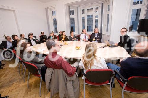 (c) fotodienst / Anna Rauchenberger - Wien, am 05.11.2009 - Impulsbeitrag über Gleitzeitregelungen im beruflichen Alltag vom Geschäftsführer der XIMES GmbH in Wien- und Erlangen, Dr. Johannes Gärtner. Welche Muster lassen sich identifizieren? Was leisten KPI (Key Performance Indicators)? FOTO: Dr. Johannes Gärtner, Geschäftsführer der XIMES GmbH in Wien- und Erlangen