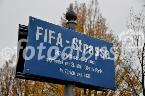 Die FIFA-Strasse führt zum Hauptquartier des World Cup 2010 Organisators in Zürich. The FIFA-street leads to the Headquarter od the World Cup 2010 Organisation based in Zürich