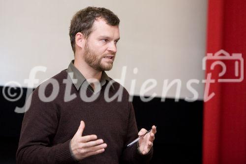 (C) annarauchenberger.com /Anna Rauchenberger -  Wien, am 29.10.2009 - Vortrag: Geschichte des Portraits in der Fotografie. Stephan Doleschal, freischaffender Fotograf und Lehrbeauftragter an der Fotoschule Wien, zeichnet die Geschichte des Portraits in der Fotografie anhand exemplarischer Beispiele nach.