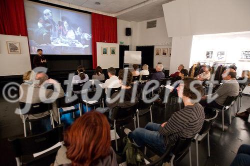 (C) annarauchenberger.com /Anna Rauchenberger -  Wien, am 29.10.2009 - Vortrag: Geschichte des Portraits in der Fotografie. Stephan Doleschal, freischaffender Fotograf und Lehrbeauftragter an der Fotoschule Wien, zeichnet die Geschichte des Portraits in der Fotografie anhand exemplarischer Beispiele nach.