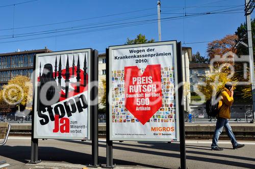 Auch das Komitee des UNO-Menschenrechtsrates kritisiert die Schweiz für die Zulassung der Minarettverbots-Inititative. Das hält Zürich und Genf nicht davon ab, das Plakat auf öffentlichem Grund auszuhängen. Doch in 12 Städten ist der Aushang verboten.