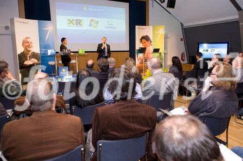 (c) fotodienst / Anna Rauchenberger - Wien, am 21.10.2009 - Ein 75m großes Windows 7 Logo erstrahlt an den Abenden vom 21. und 22. Oktober auf dem UNIQA Gebäude, einem der modernsten Gebäuden Wiens in unmittelbarer Umgebung von Urania, Donaukanal und Ringstraße. UNIQA begrüßt damit gemeinsam mit Raiffeisen Informatik als größte heimische Windows 7 Launch-Referenz das neue Microsoft Betriebssystem in der österreichischen Bundeshauptstadt.