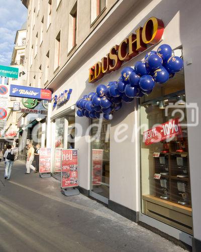 (c) fotodienst / Anna Rauchenberger - Wien, am 08.10.2009 - Eduscho Austria GmbH eröffnet eine neue Filiale in der Alserstraße 22 im 9. Wiener Gemeindebezirk.