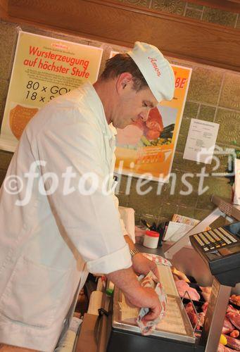 (C)fotodienst/Horst Sommer;In Zeiten von 'Schummelschinken' und Käseimitat stellt man sich zurecht die Frage, was steckt wirklich in den Lebensmitteln die wir täglich essen ? 
Foto: Fleischerei Amon Helmut in der Wienerstrasse, 3350Krems