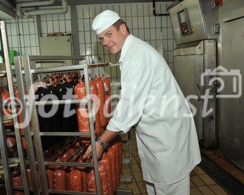 (C)fotodienst/Horst Sommer;In Zeiten von 'Schummelschinken' und Käseimitat stellt man sich zurecht die Frage, was steckt wirklich in den Lebensmitteln die wir täglich essen ? 
Foto: Fleischerei Amon Helmut in der Wienerstrasse, 3350Krems