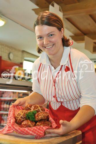 (C)fotodienst/Horst Sommer;In Zeiten von 'Schummelschinken' und Käseimitat stellt man sich zurecht die Frage, was steckt wirklich in den Lebensmitteln die wir täglich essen ? 
Foto: Fleischerei Amon Helmut in der Wienerstrasse, 3350Krems